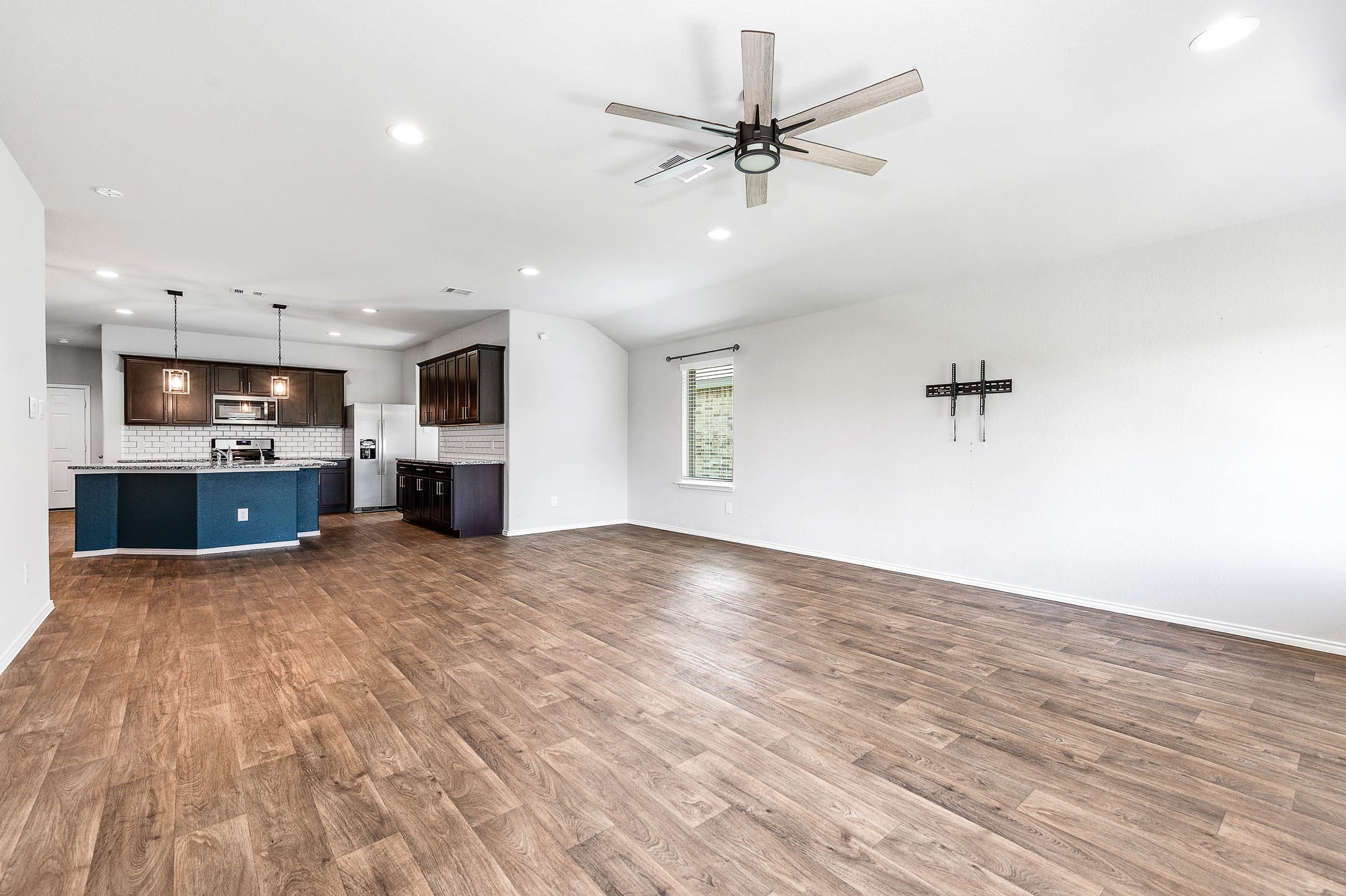8402 Philox Park Rosharon, TX 77583 - Photo 15 of 37 Entertaining Is Easy In This House.