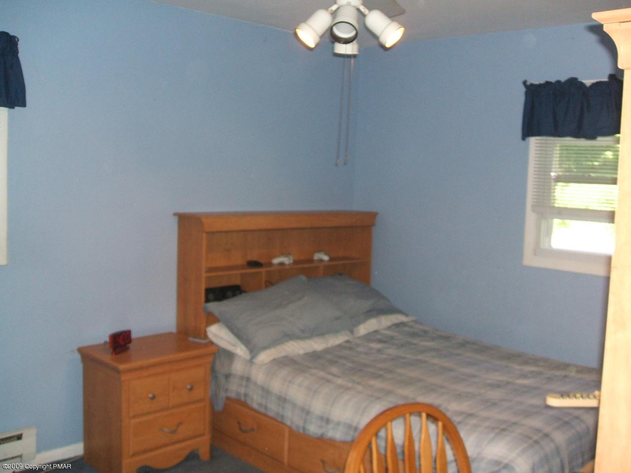 241 Edgemont Road Stroudsburg, PA 18360 - Photo 14 of 17 Bed #2