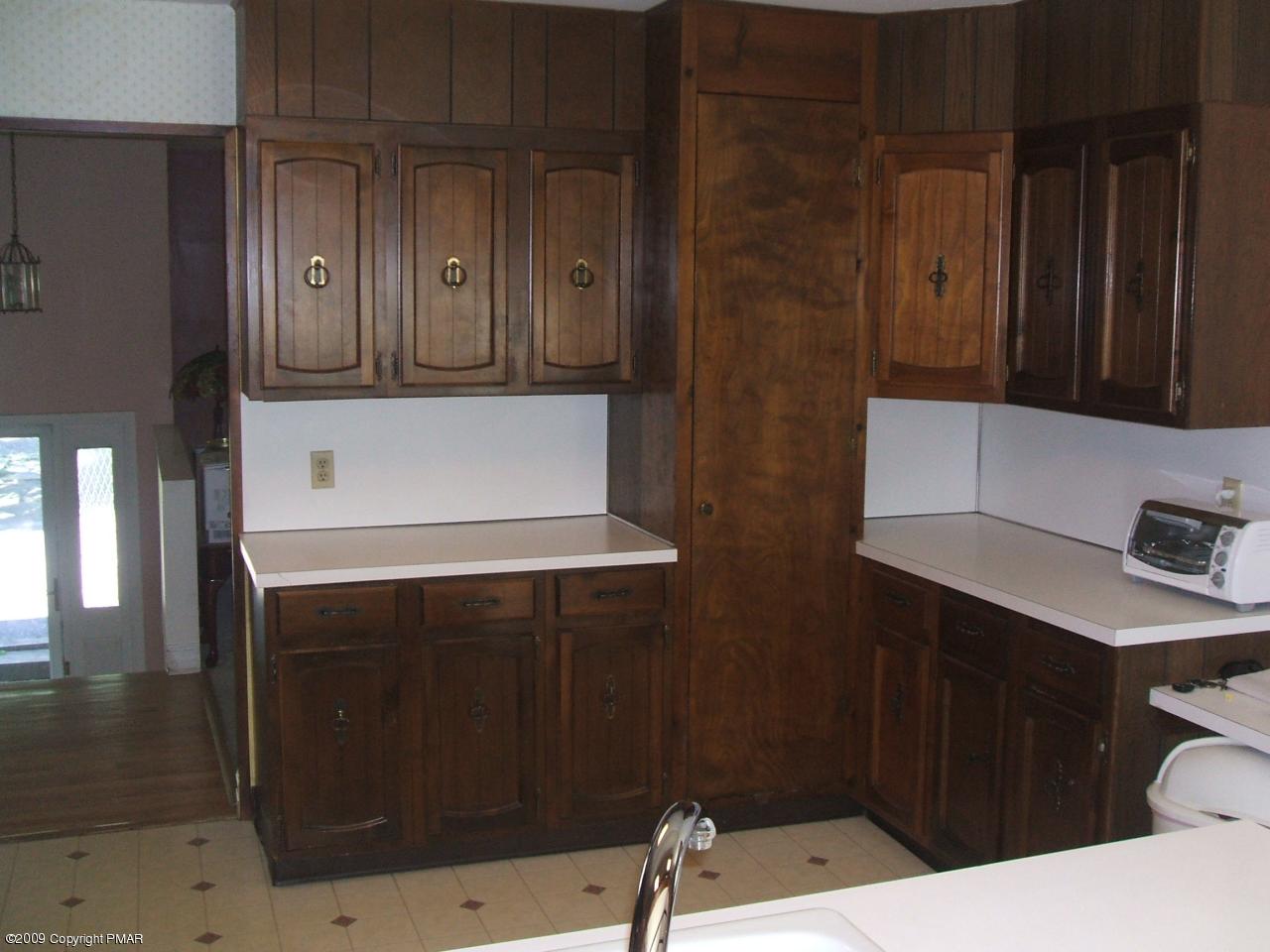 241 Edgemont Road Stroudsburg, PA 18360 - Photo 10 of 17 Lots of Counter Space