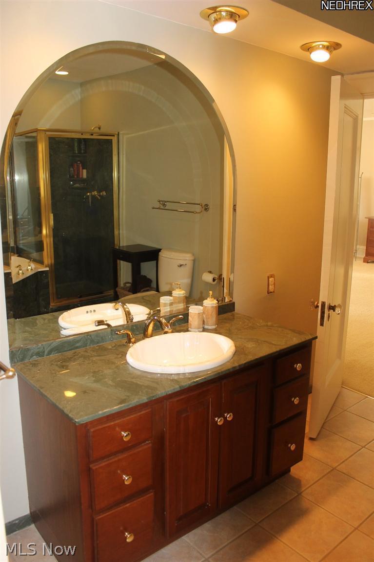 1691 Sheridan Road Cleveland, OH 44121 - Photo 16 of 25