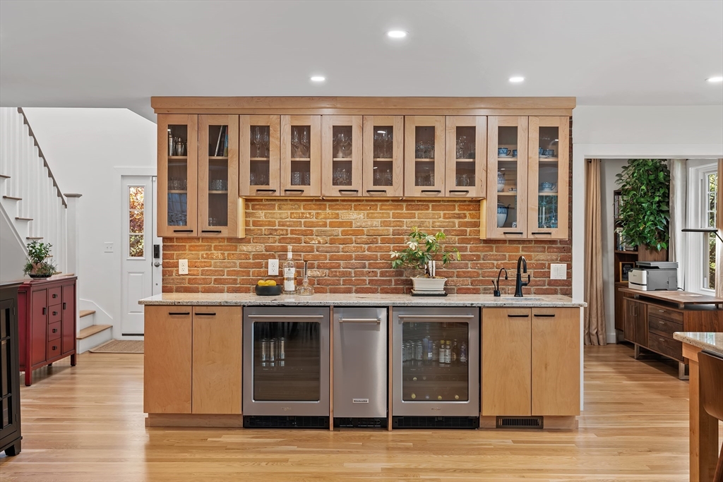 334 Farm Road Marlborough, MA 01752 - Photo 8 of 42 Gallery Image 8