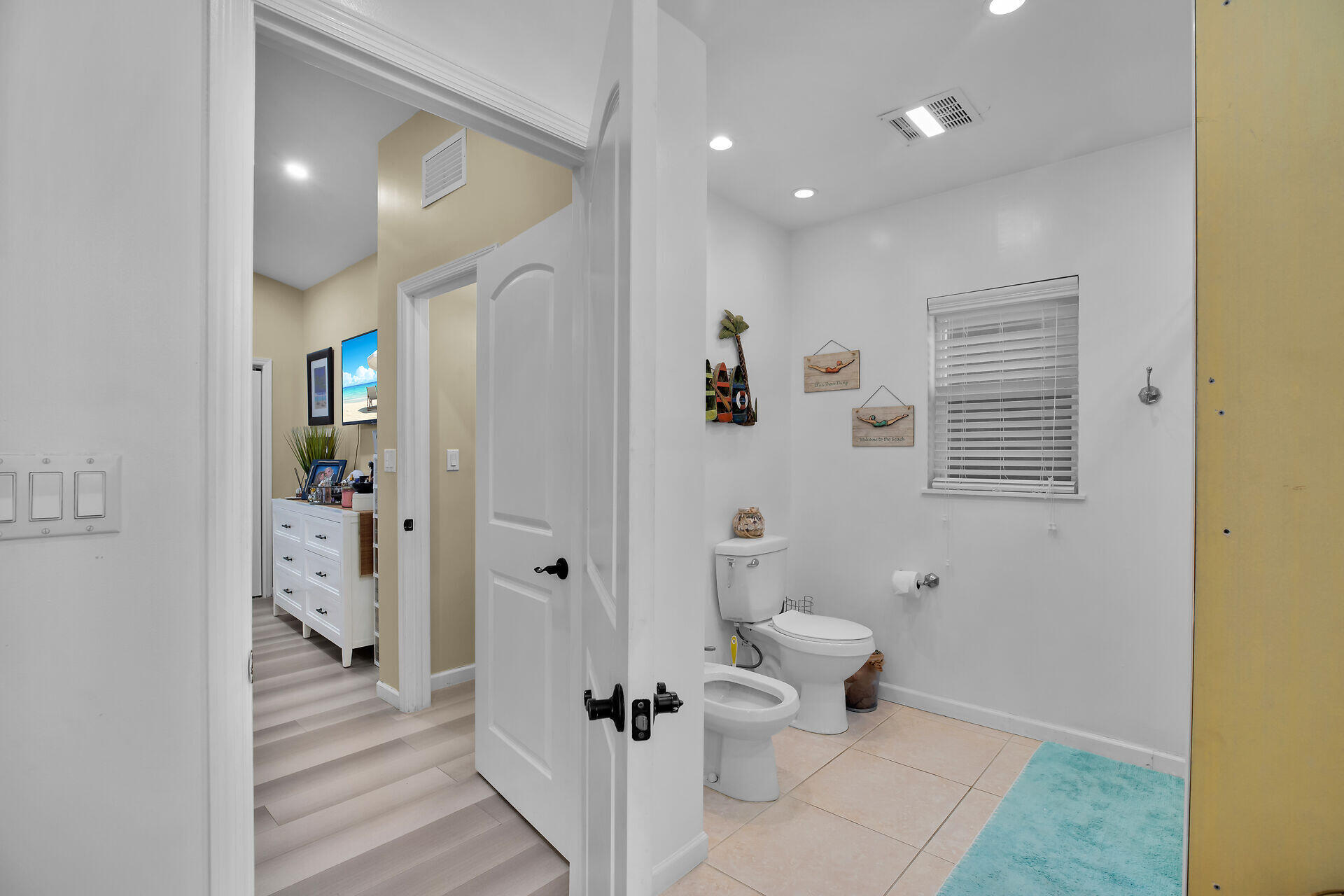 1041 Gibraltar Road Key Largo, FL 33037 - Photo 28 of 36 a bathroom with a sink toilet and shower