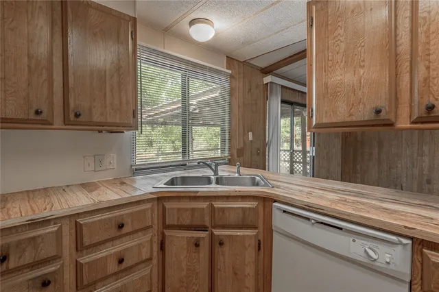 $1,300 | 30 Allen Drive, Huntsville, TX 77320