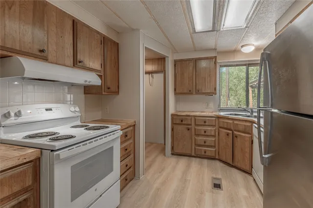 $1,300 | 30 Allen Drive, Huntsville, TX 77320