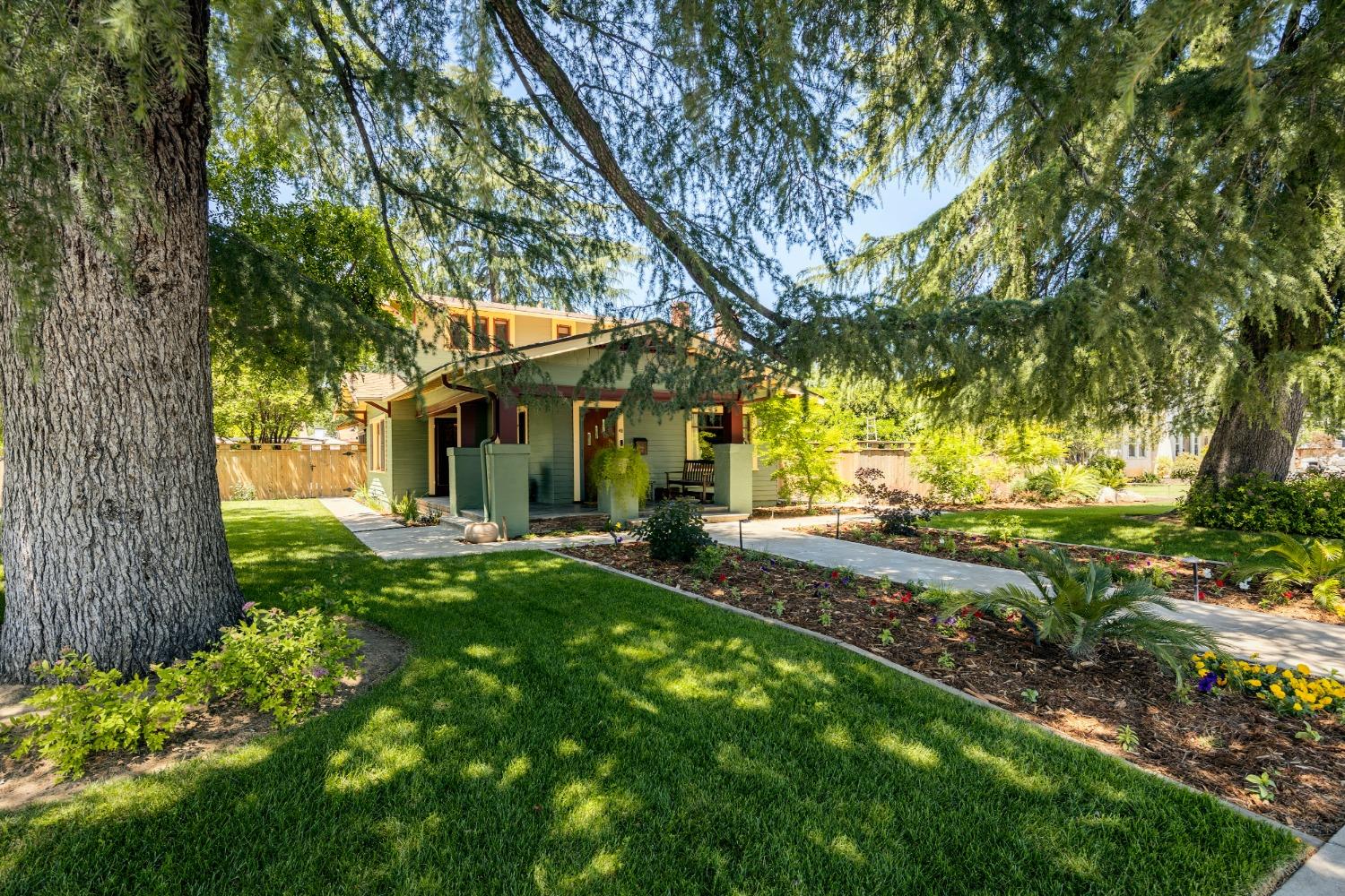 46 Pollasky Avenue Clovis, CA 93612 - Photo 8 of 69 a view of a house with backyard and sitting area