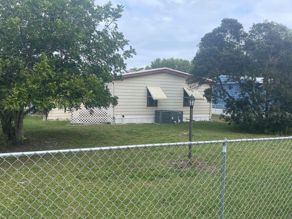 2588 Southwest Monarch Trail Stuart, FL 34997 - Photo 15 of 30 15