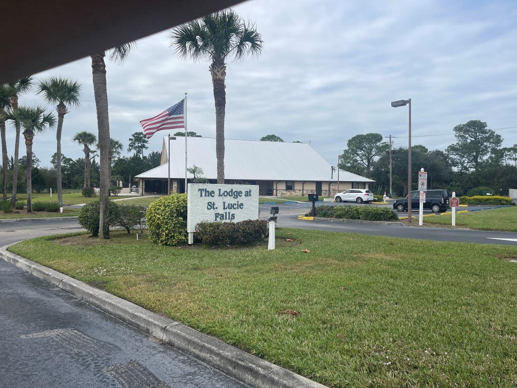 2588 Southwest Monarch Trail Stuart, FL 34997 - Photo 20 of 30 20