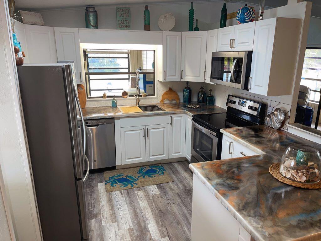 2588 Southwest Monarch Trail Stuart, FL 34997 - Photo 4 of 30 4