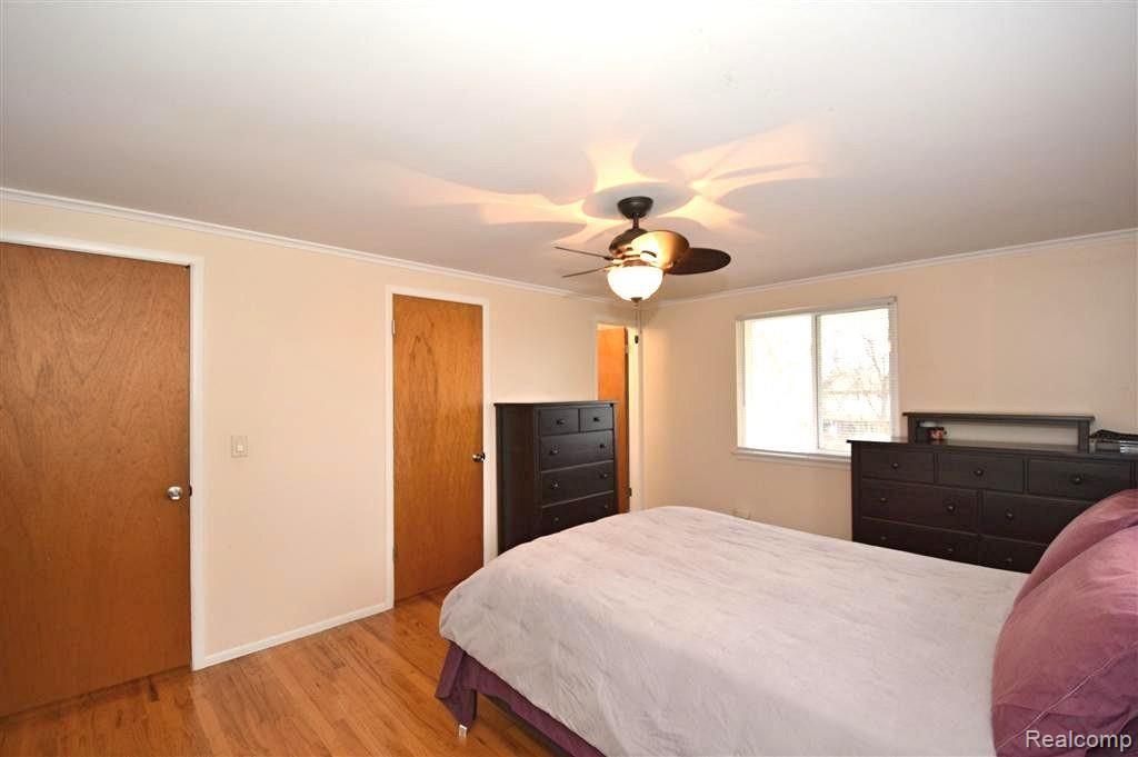 36651 Saxony Road Farmington, MI 48335 - Photo 21 of 37 owners suite .JPG