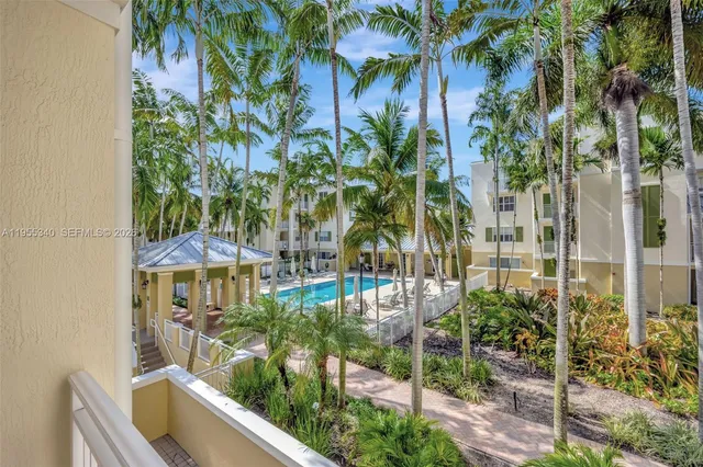 $949,900 | 7588 Southwest 102nd Street, Unit 203, Pinecrest, FL 33156