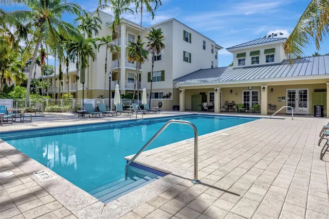 $949,900 | 7588 Southwest 102nd Street, Unit 203, Pinecrest, FL 33156