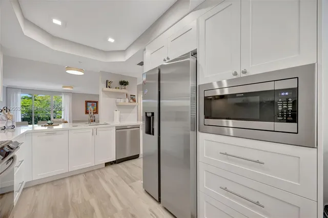 $949,900 | 7588 Southwest 102nd Street, Unit 203, Pinecrest, FL 33156