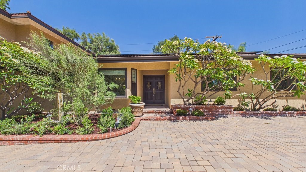 340 Toyon Road Sierra Madre, CA 91024 - Photo 2 of 60 Front view of the home at 340 Toyon Road.