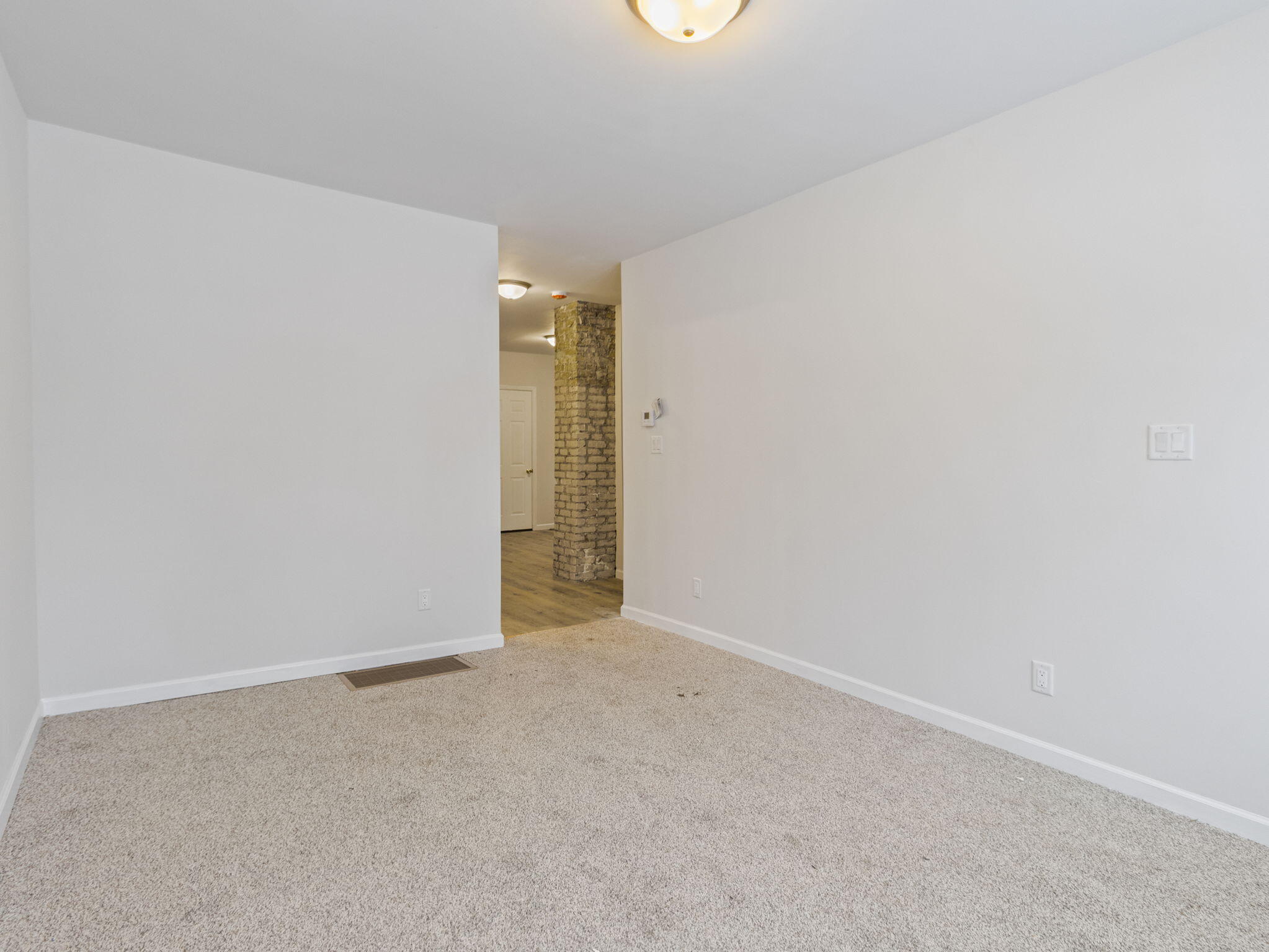 1818 West Nash Street Milwaukee, WI 53206 - Photo 11 of 34 17-web-or-mls-IMG_2751