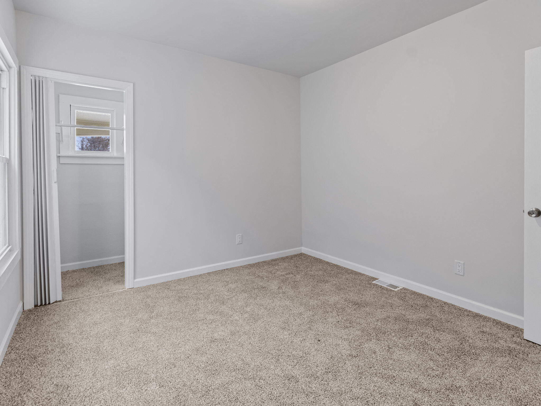 1818 West Nash Street Milwaukee, WI 53206 - Photo 14 of 34 20-web-or-mls-IMG_2760