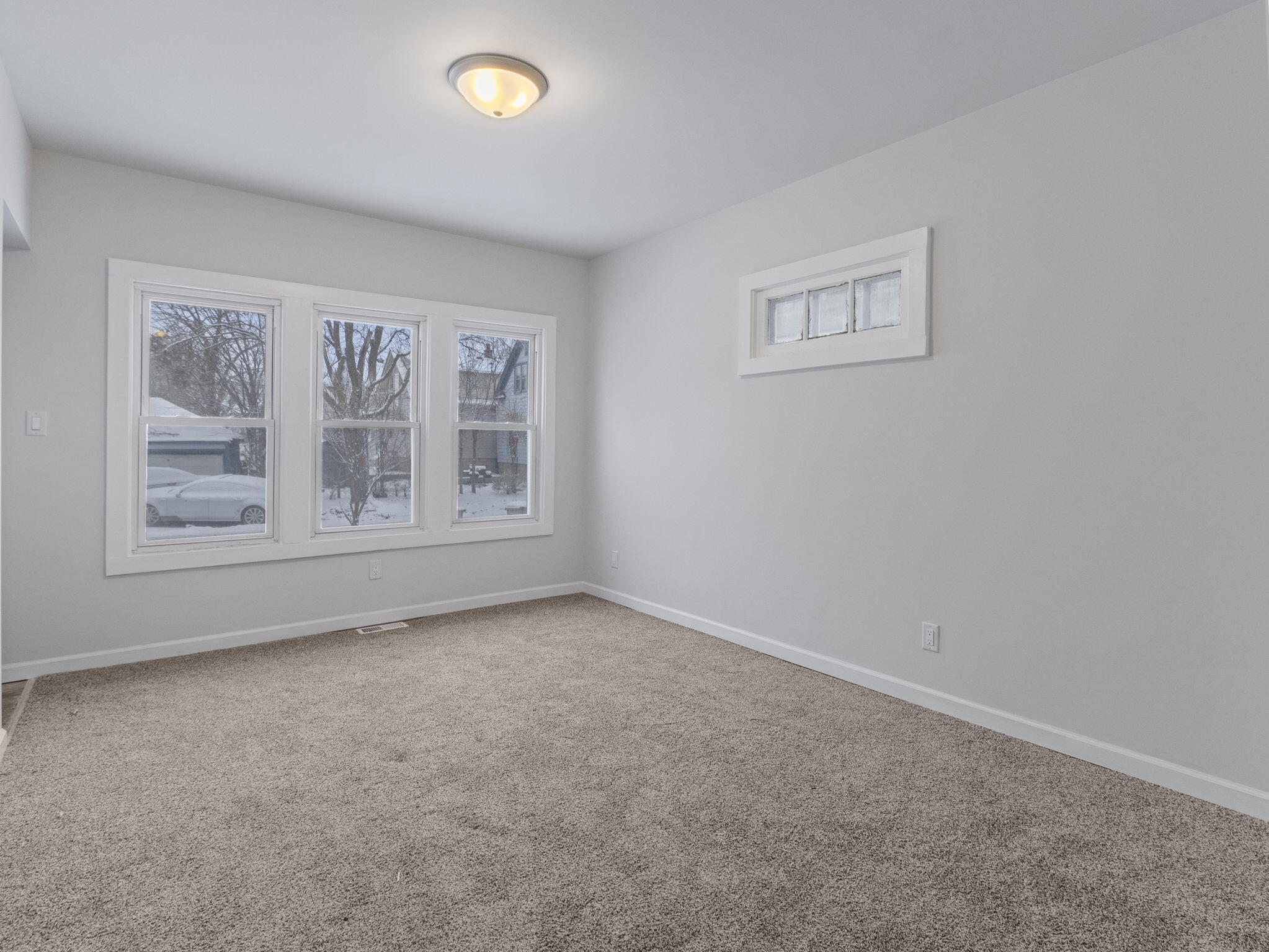 1818 West Nash Street Milwaukee, WI 53206 - Photo 9 of 34 15-web-or-mls-IMG_2745