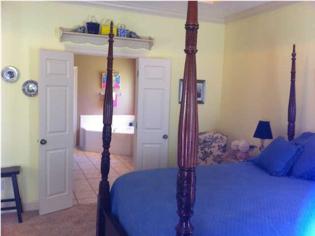 218 North Ridge Drive Madison, MS 39110 - Photo 11 of 23 Master bedroom w/ double doors to bath.