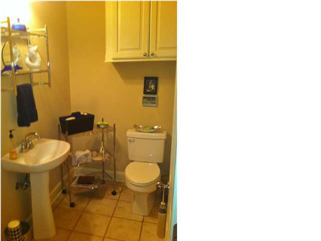 218 North Ridge Drive Madison, MS 39110 - Photo 19 of 23 Half bath.