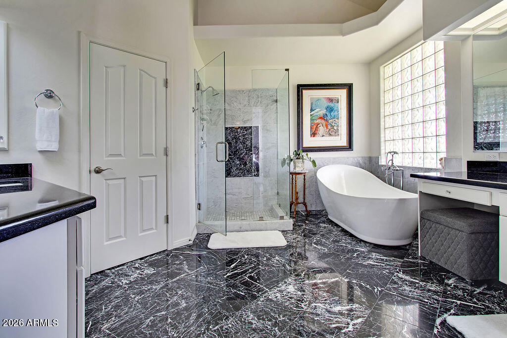 2137 East Rancho Drive Phoenix, AZ 85016 - Photo 19 of 33 MasterBathRm_2404