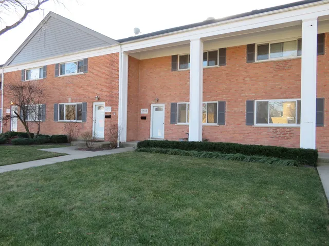 $2,500 | 2021 Walters Avenue, Northbrook, IL 60062