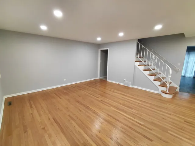 $2,500 | 2021 Walters Avenue, Northbrook, IL 60062