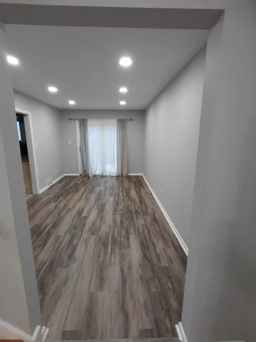 $2,500 | 2021 Walters Avenue, Northbrook, IL 60062