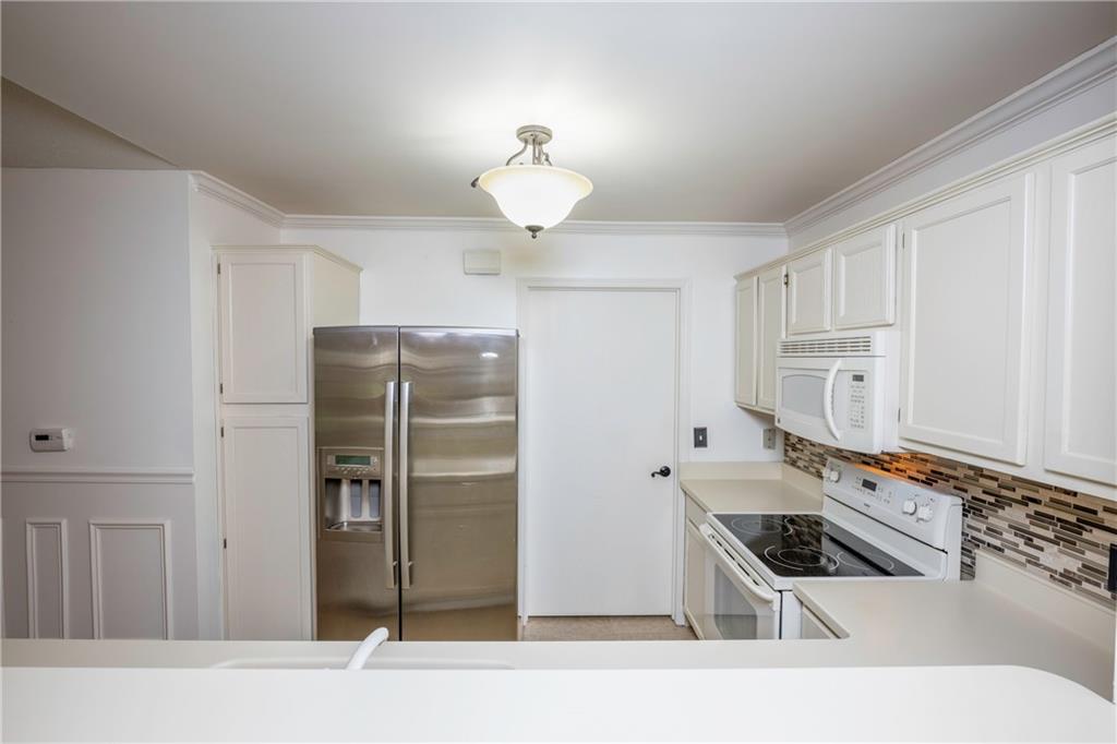 203 Brookstone Court Butler, PA 16001 - Photo 8 of 29