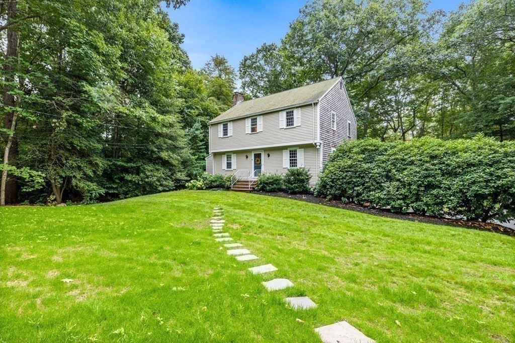 128 Old Forge Road Scituate, MA 02066 - Photo 1 of 27 Gallery Image 1