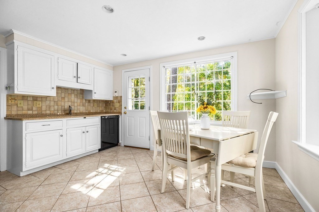 128 Old Forge Road Scituate, MA 02066 - Photo 3 of 27 Gallery Image 3