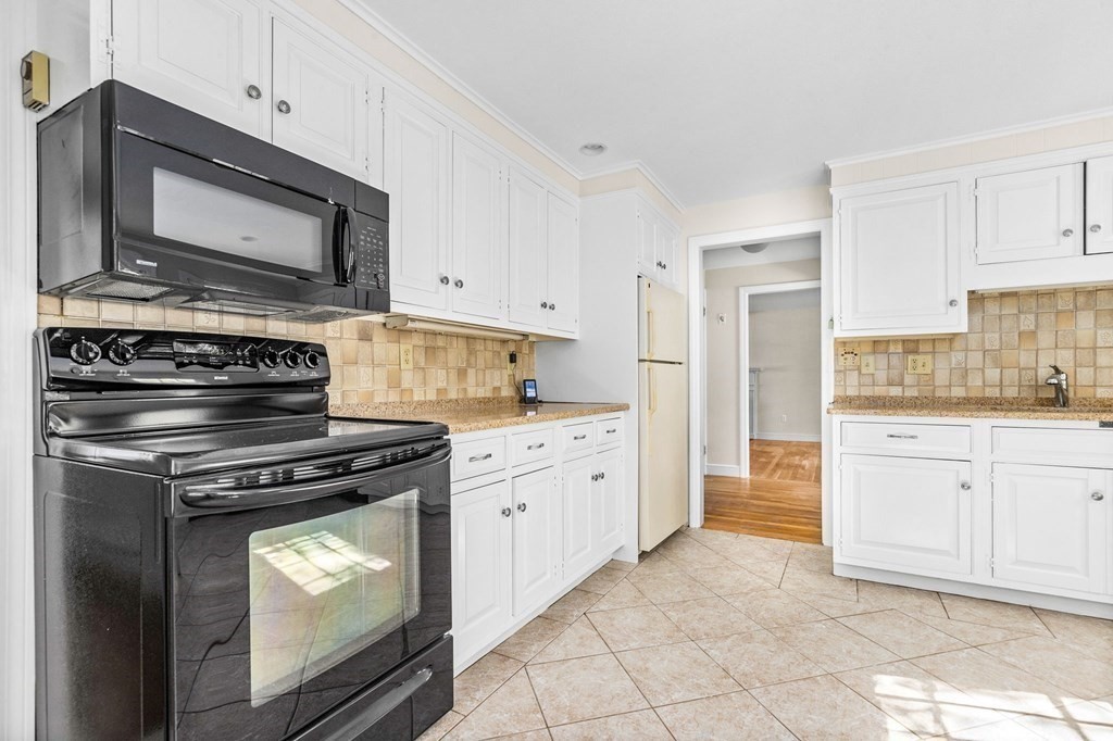 128 Old Forge Road Scituate, MA 02066 - Photo 5 of 27 Gallery Image 5