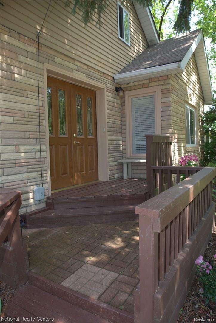 2790 Harvey Street Rochester, MI 48309 - Photo 4 of 21 4.jpg