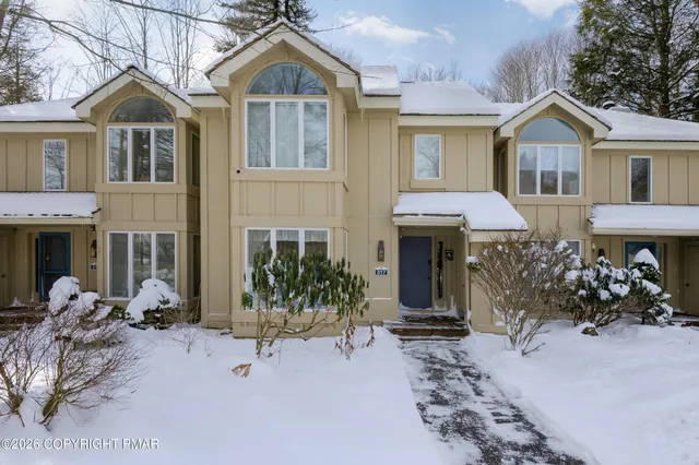 $279,000 | 317 Chickagami Lane, Pocono Pines, PA 18350