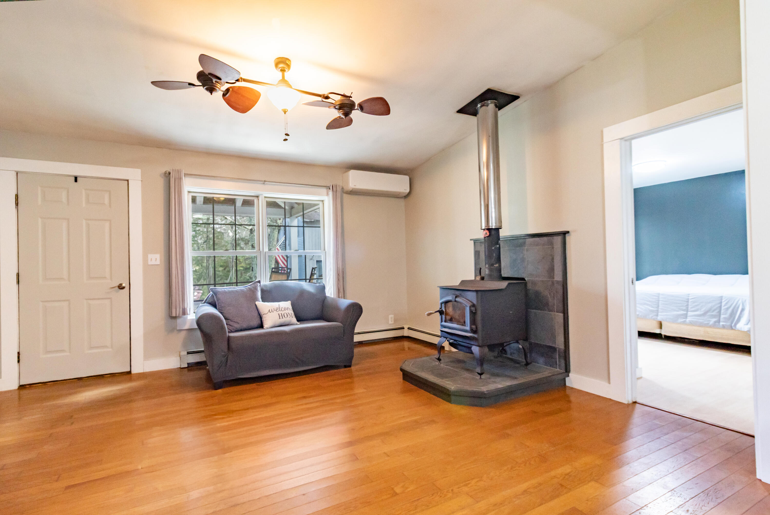 392 Bay Road Brooklin, ME 04616 - Photo 17 of 48 Living Room