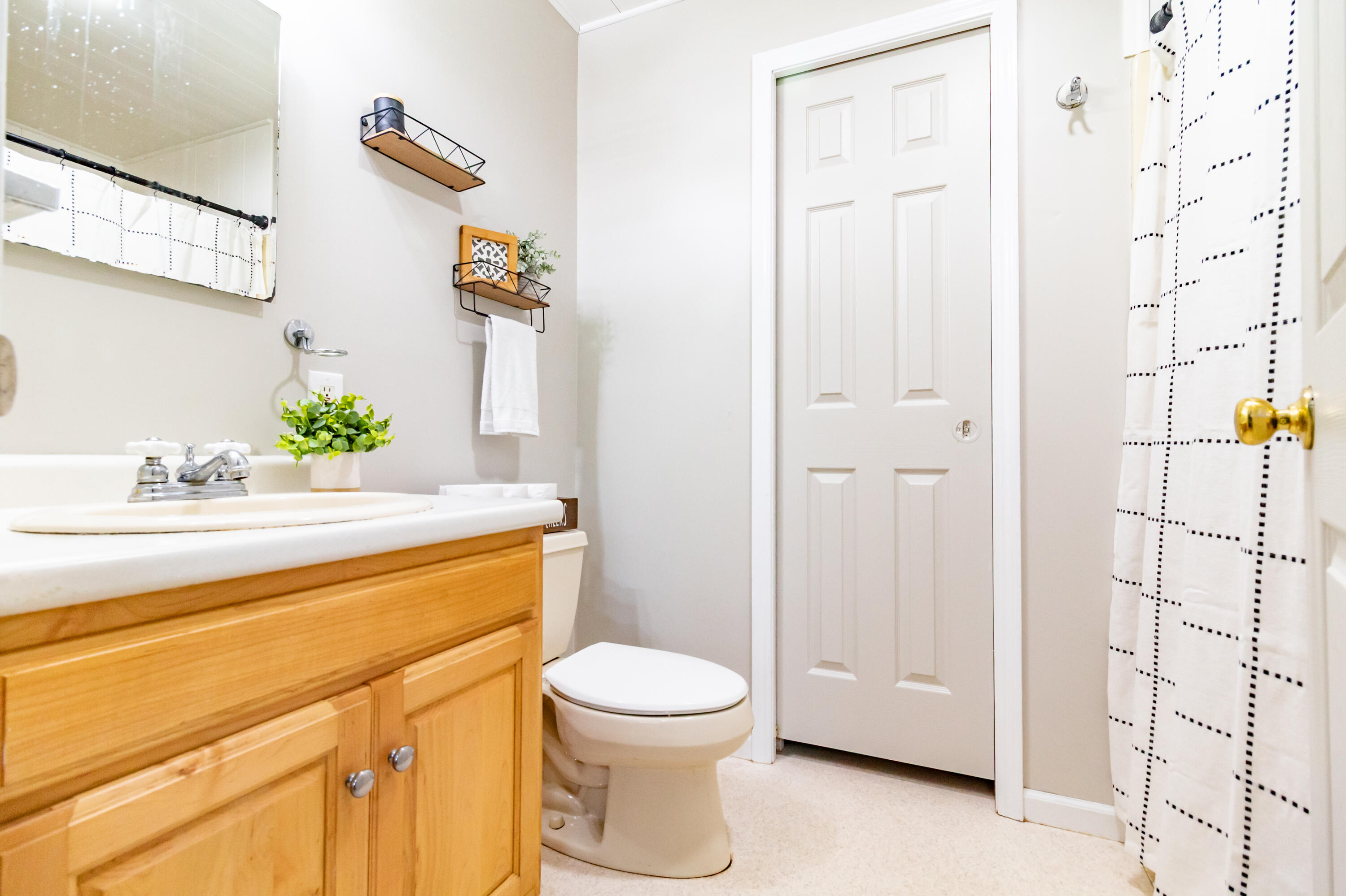 392 Bay Road Brooklin, ME 04616 - Photo 37 of 48 Master Bath