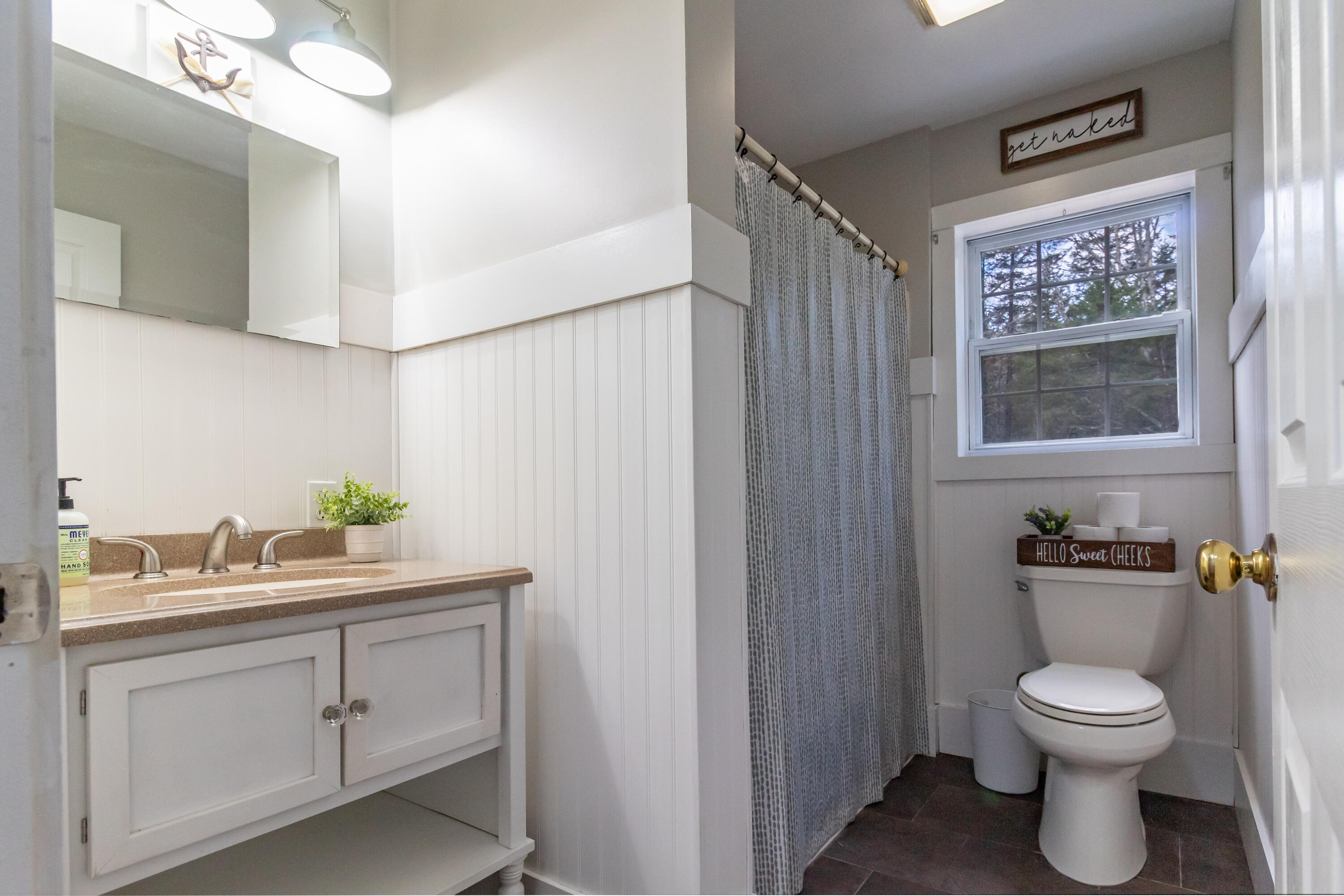 392 Bay Road Brooklin, ME 04616 - Photo 39 of 48 Bathroom