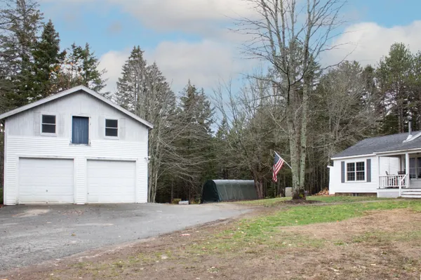 $418,000 | 392 Bay Road, Brooklin, ME 04616