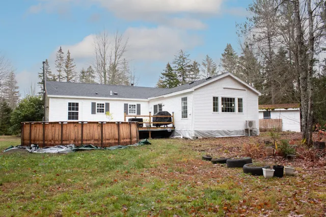 $459,000 | 392 Bay Road, Brooklin, ME 04616