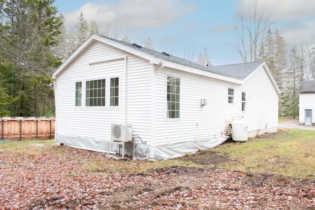 $459,000 | 392 Bay Road, Brooklin, ME 04616