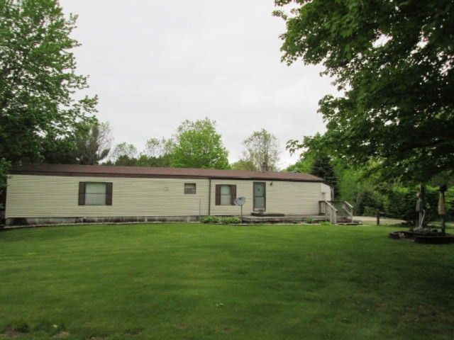6837 West Deer Road Mears, MI 49436 - Photo 3 of 27 IMG_1932
