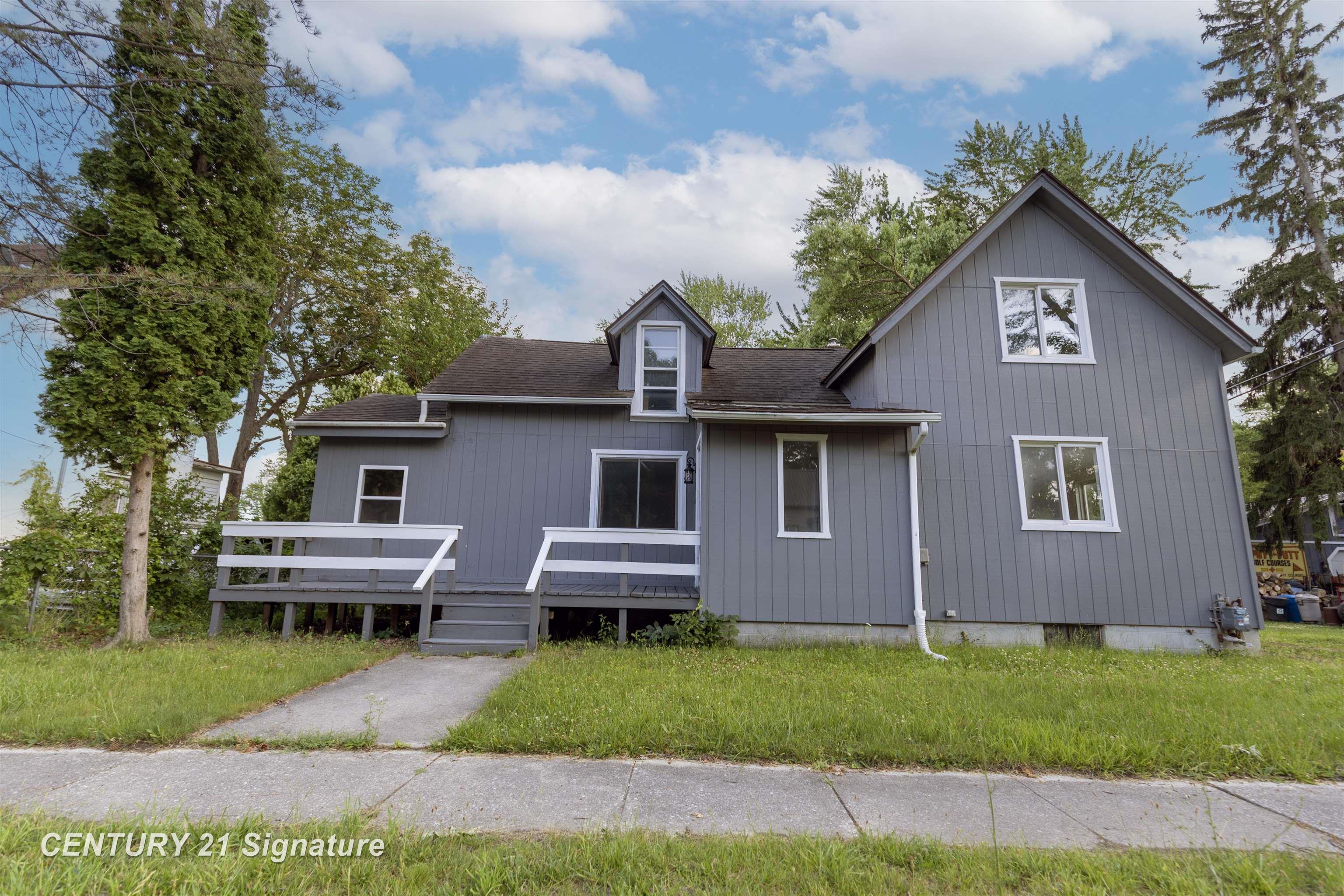 611 West 2nd Street Pinconning, MI 48650 - Photo 3 of 38