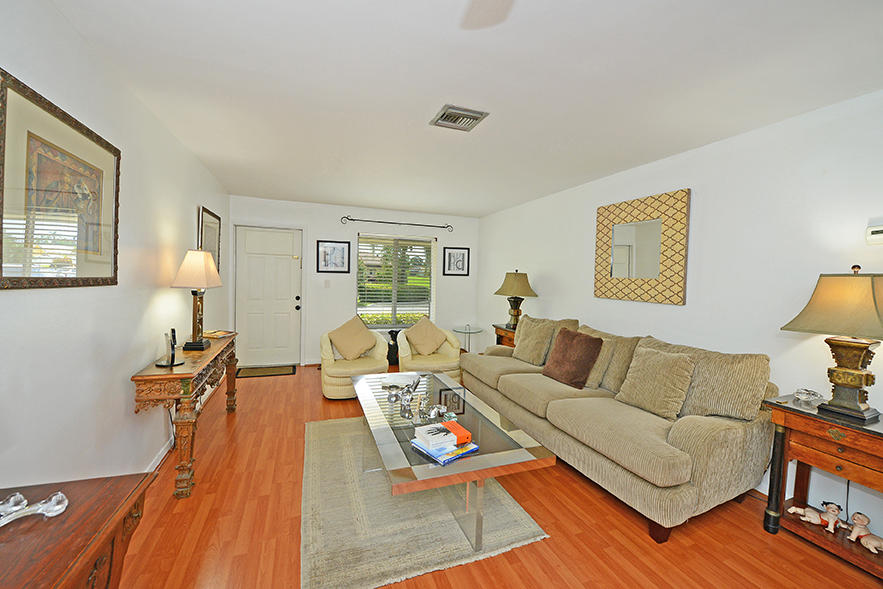 6989 Tiburon Circle, Unit 116 Boca Raton, FL 33433 - Photo 4 of 31 LIving Room