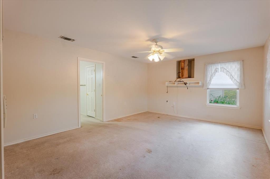 2400 Carter Road Springtown, TX 76082 - Photo 18 of 36