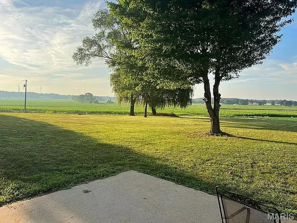 $425,000 | 1429 North 700 Street, Vandalia, IL 62471