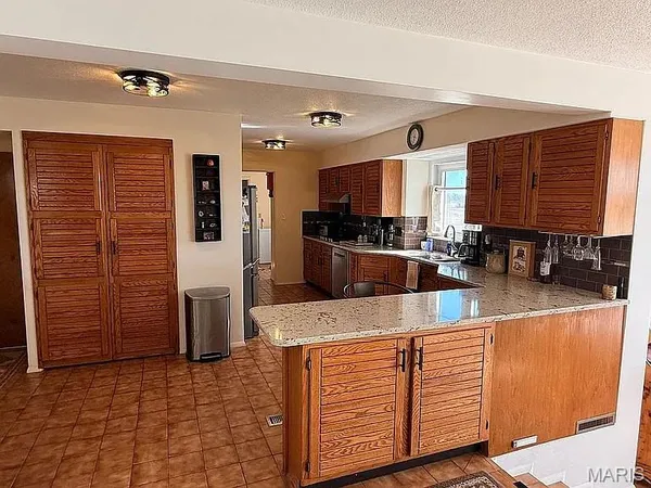 $425,000 | 1429 North 700 Street, Vandalia, IL 62471