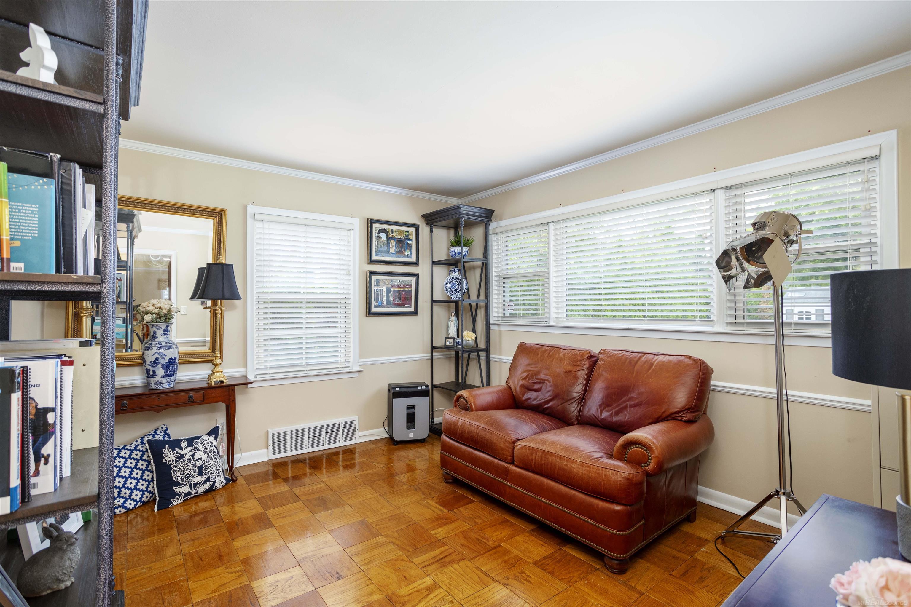 70 Hampton Road Grosse Pointe, MI 48236 - Photo 16 of 56 50112553-15.JPG