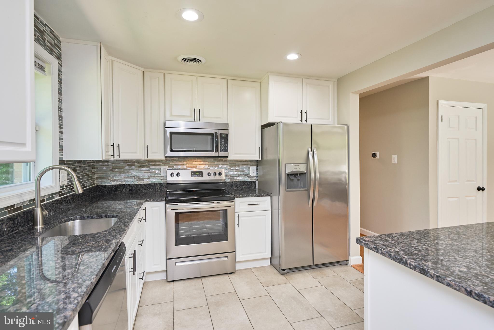 8313 Schultz Road Clinton, MD 20735 - Photo 11 of 31