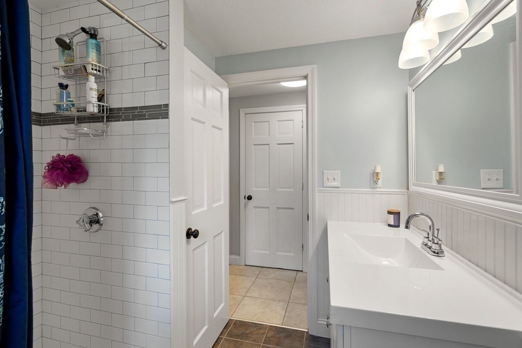 499 Waverly Road North Andover, MA 01845 - Photo 17 of 29 Gallery Image 17