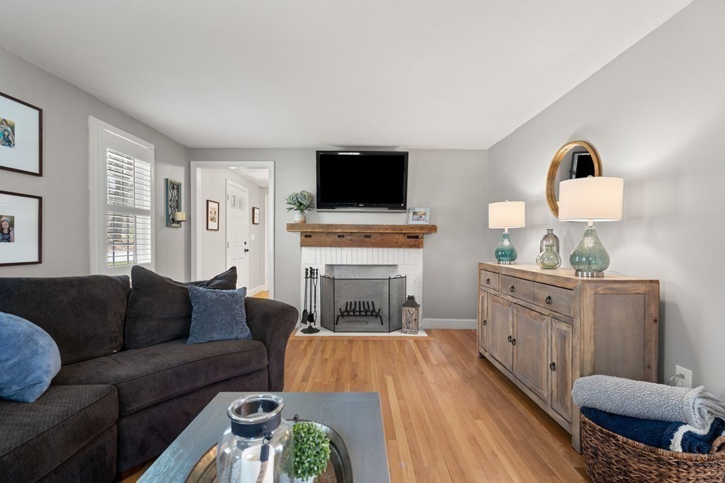 499 Waverly Road North Andover, MA 01845 - Photo 8 of 29 Gallery Image 8