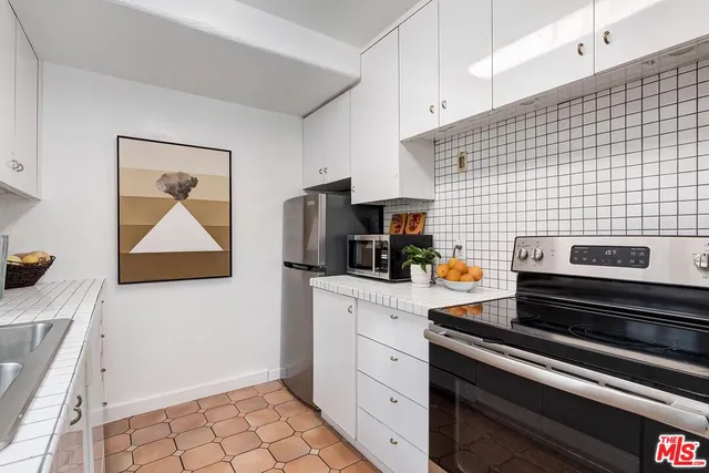 $899,000 | 2427 North Gower Street, Los Angeles, CA 90068