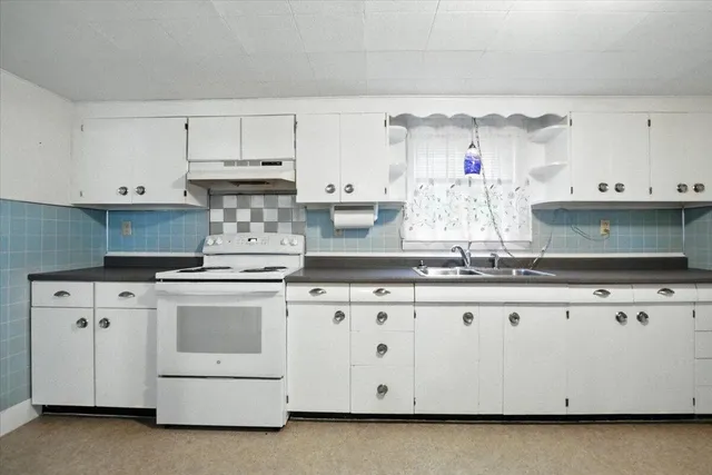 $450,000 | 31 Allen Range Road, Freeport, ME 04032